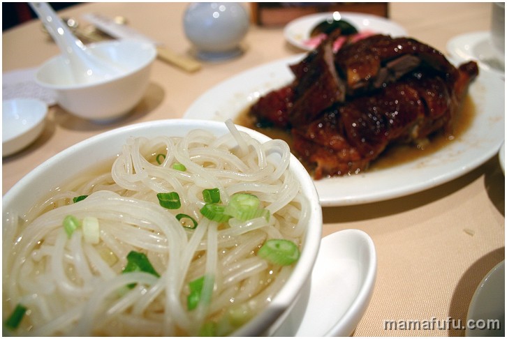 roast goose and noodle.JPG - 鏞記 roasted goose, hong kong, china